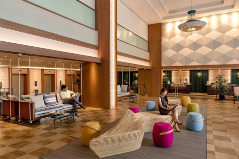 市内中心&コムタに隣接!好立地な4つ星ホテルにステイ。ビジネスクラス利用