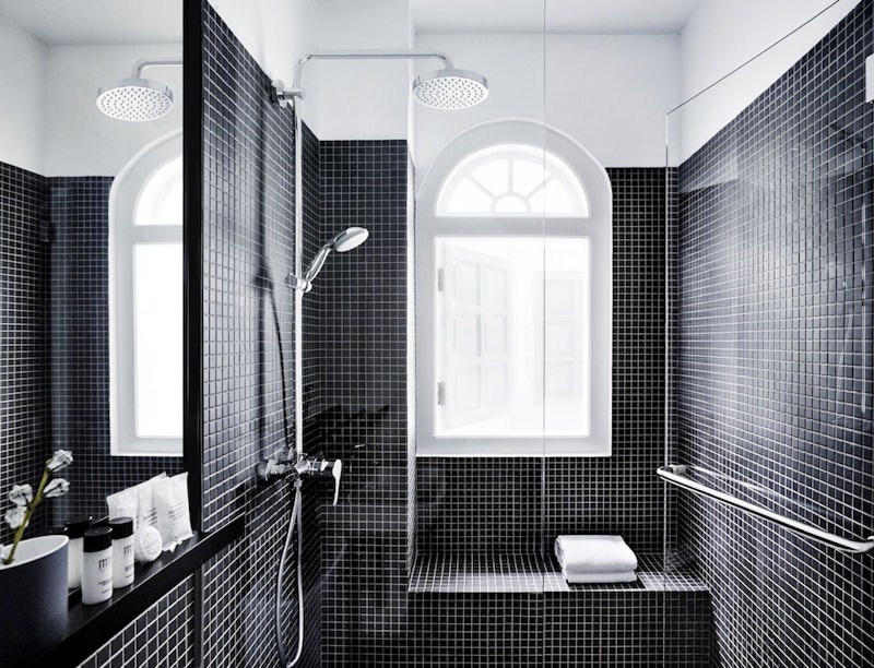 チャイナタウン駅すぐそばの便利な立地!おしゃれなモノクロホテルにステイ。JAL利用