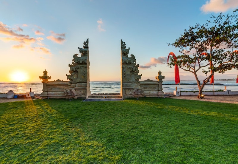 大型モールそば＆ビーチフロント！好立地な高級ホテルに宿泊。ビジネスクラス利用