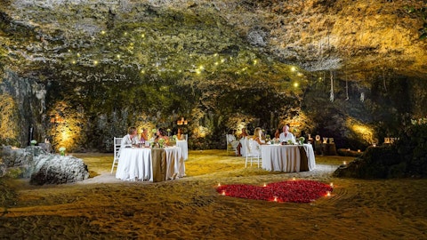 ビジネスクラスで行く！オーシャンビューを堪能できる5つ星ホテルでまったり滞在