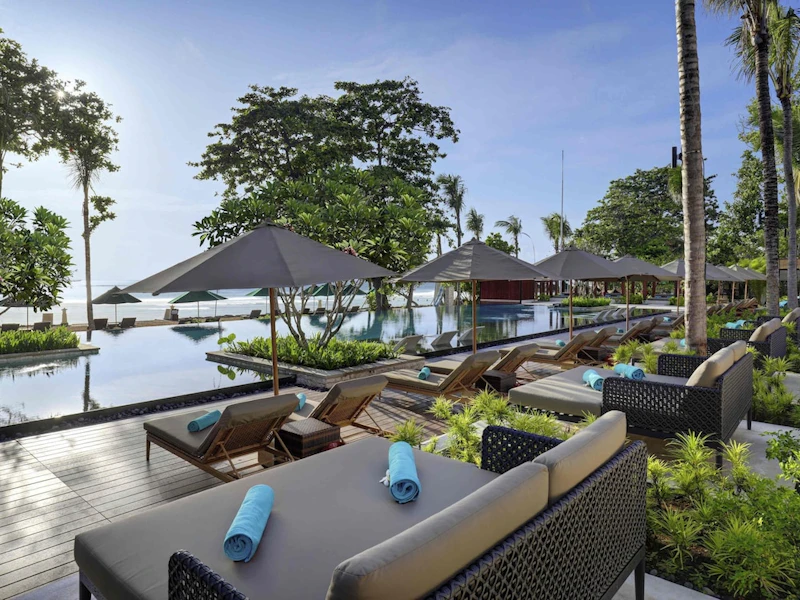 ビジネスクラスで行く!キッズクラブやスパがそなわる家族向けの4つ星ホテルに宿泊