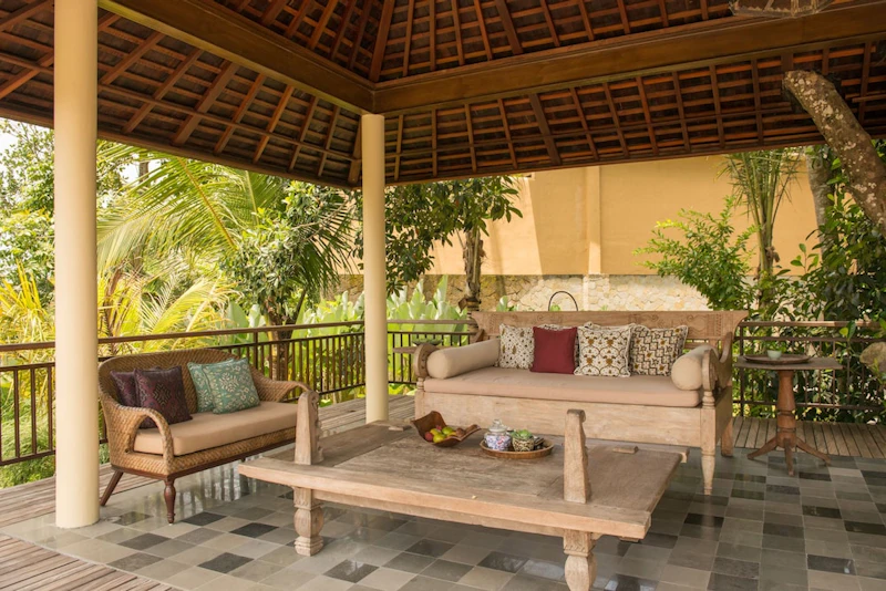 バトゥカル山の絶景に感動！熱帯雨林にかこまれた5つ星リゾートのヴィラにステイ