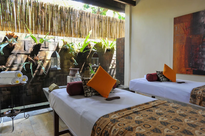 ウブドから少し離れた静かな空間。美しいバトゥカル山を望む5つ星リゾートホテルに宿泊