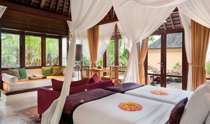 景色が自慢のレストラン完備！熱帯雨林の中にある豪華リゾート泊。ビジネスクラス利用