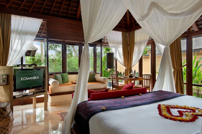 トランジットでシンガポール観光も！5つ星リゾートの広々ヴィラ泊。ビジネスクラス利用