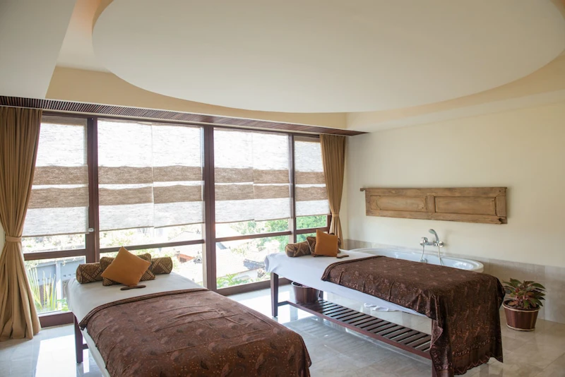 ウブド中心街の好立地な4つ星リゾート！屋上の絶景ヴィラに宿泊。ビジネスクラス利用