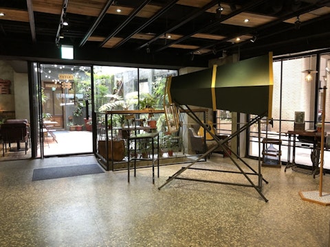 西門エリア中心部の好立地!駅チカでレトロな雰囲気のホテルに宿泊。ベッド3台確約