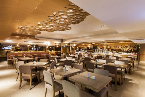 市外への旅行にも便利！MRT台北駅に近い快適ホテルのトリプルルームにステイ