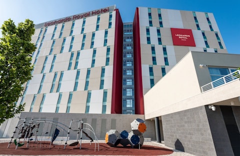 メストレ駅の近くで空港からも直通！優美な内装の4つ星ホテルに滞在する充実の旅