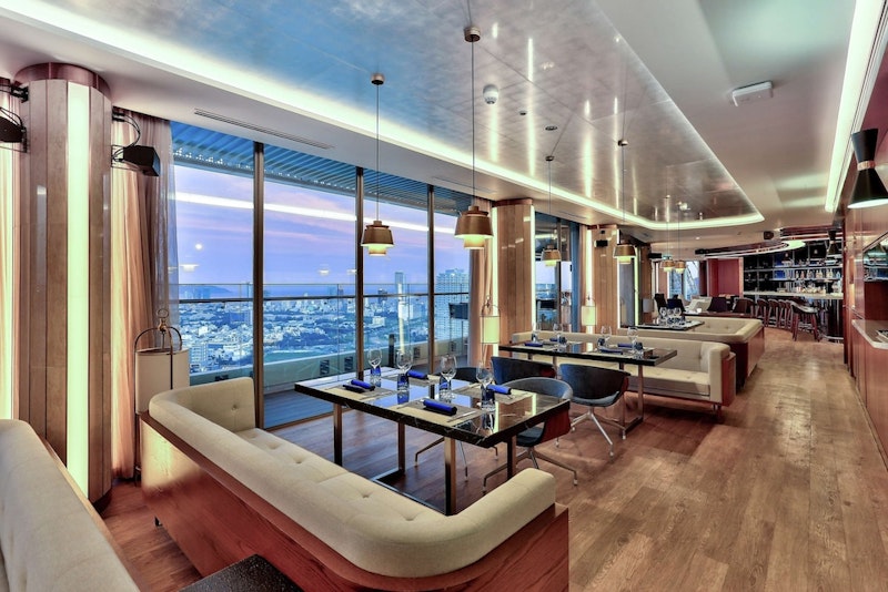 ハン川のほとりの好ロケーション!施設充実の豪華5つ星ホテルにぜいたくステイ