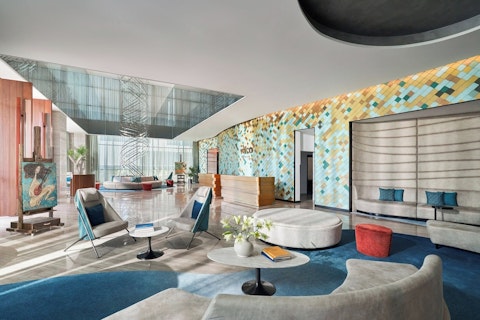 ファミリーにおすすめ！ビーチ沿いに建つホテルに宿泊。連泊特典つき、ビジネスクラス利用