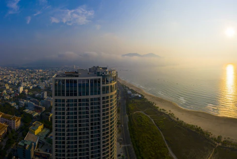 ビーチフロントの高層ホテルで充実のダナンステイ！連泊特典つき