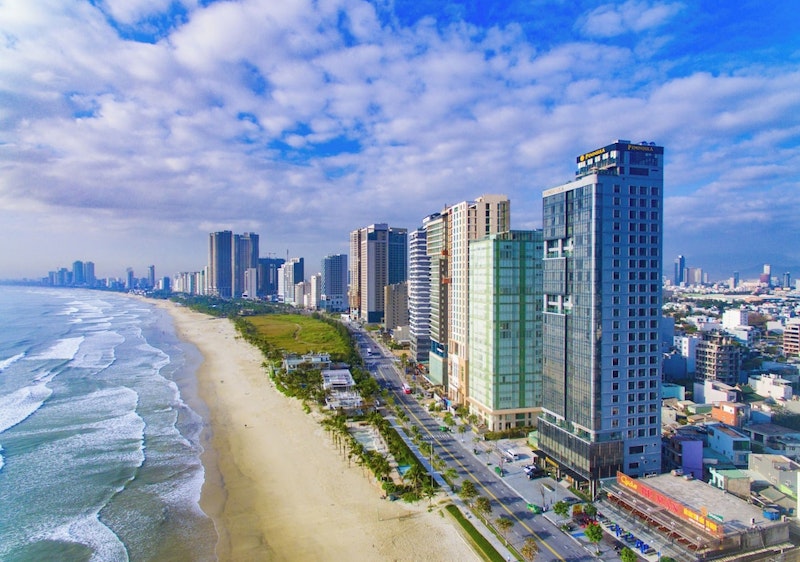 海景色をひとりじめ！インフィニティプールやスパなど豪華な施設がそろった5つ星ホテル泊