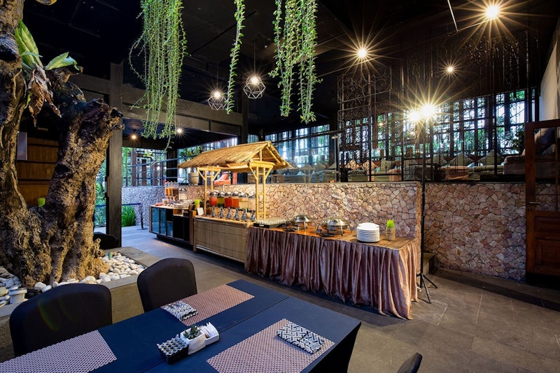 プールやスパなど付帯施設もばっりち！モダンなリゾートホテルで癒やしのステイ