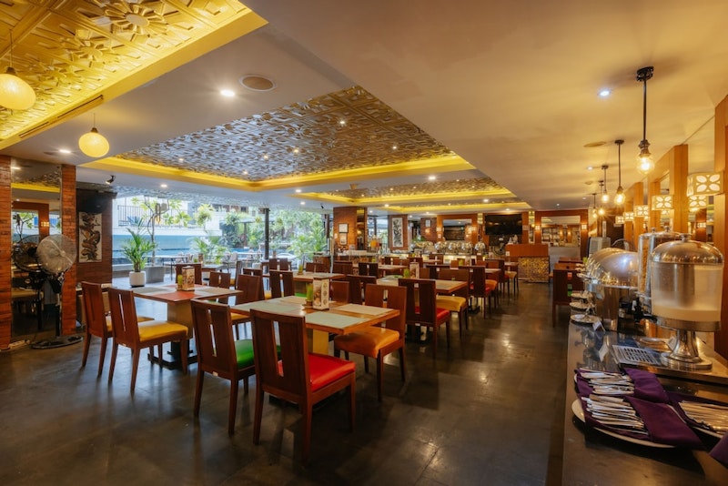 にぎやかなスミニャック地区！サンセットをのぞめるリゾートのスイートで充実のバリステイ