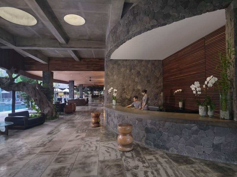 優雅な5つ星リゾート！プライベートプールつきのヴィラに宿泊。ビジネスクラス利用