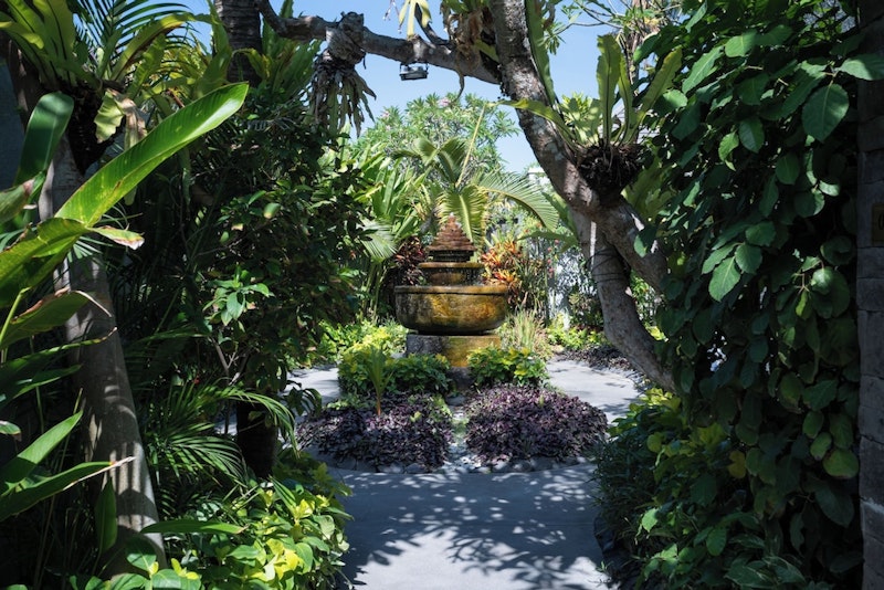 トランジットでシンガポール観光も！プライベートな空間を満喫。ビジネスクラス利用