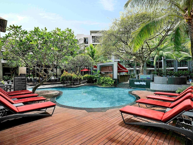 子ども用プールつき！太陽光をたっぷり浴びられるレギャンビーチそばのホテルに宿泊