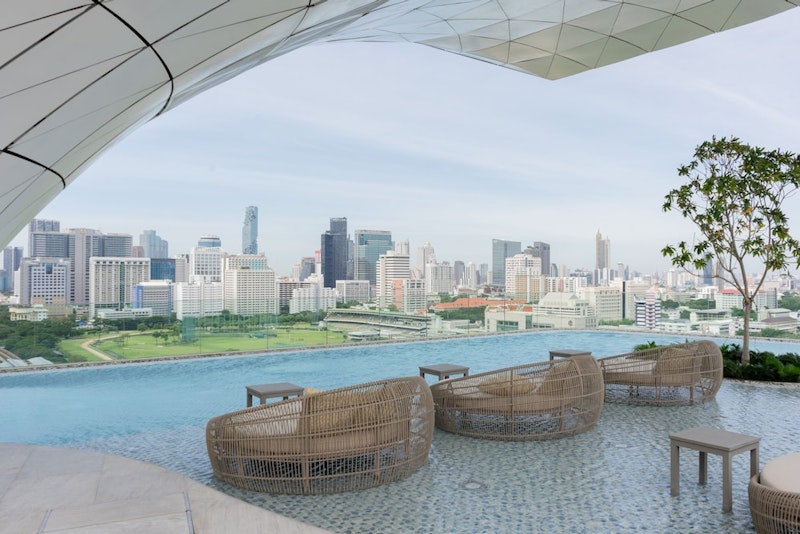 癒やしの施設も充実!華やかなラチャダムリ通りの5つ星ホテルにぜいたくステイ