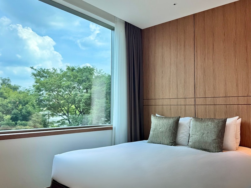 4日前まで予約OK！コスパ重視派にぴったり＆屋外レストラン併設の駅チカホテルで快適旅