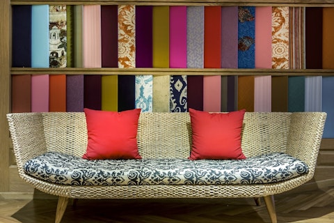 絹織の内装が魅力！BTSナナ駅まで徒歩5分のホテルでバンコクを満喫