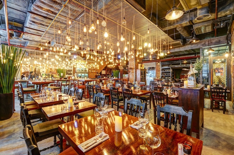 華やかなスクンビット11の駅チカ4つ星ホテル！ファミリールームに快適ステイ