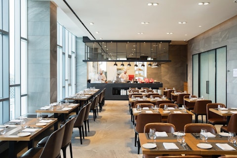 東大門エリアの高級ホテル！クラブラウンジつきの優雅な部屋に滞在。ビジネスクラス利用