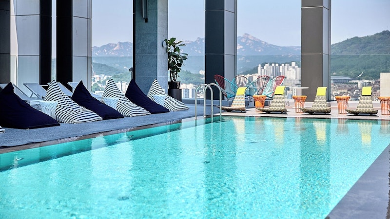 ベーカリー＆カフェ併設！個性的なショップが集まる弘大エリアのホテルに宿泊