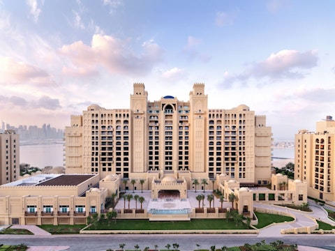 ナキールモールに好アクセス！パームジュメイラにある5つ星ホテルでぜいたくドバイ旅