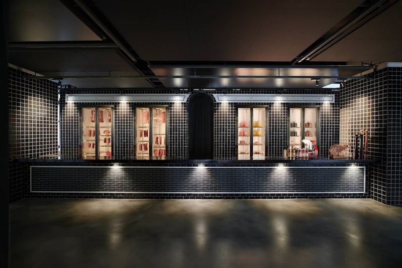 ビジネスクラスで行く！人気コーヒーハウスがそなわるホテル滞在。金浦着で便利