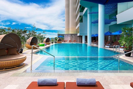 SALE価格🎄ウォーターフロントの5つ星ホテルで極上リゾートステイ！往復送迎つき