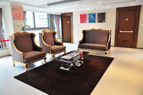 スタイリッシュな4つ星ホテル宿泊で街歩きを楽しむ旅！JAL利用 。ベッド4台確約 