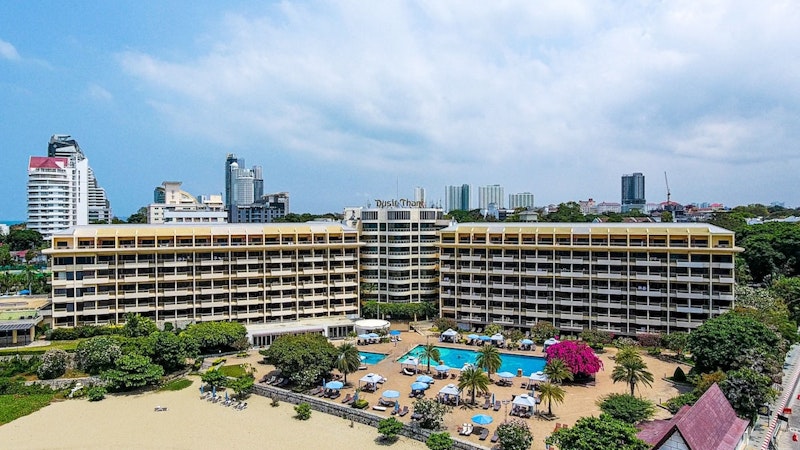 2つのビーチに好アクセス！モダンな5つ星ホテル泊。往復送迎つき
