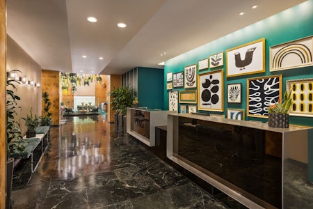 メトロセンター駅へ徒歩3分！観光に便利なフラワーストリートのモダンなホテルにステイ