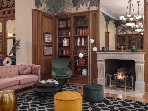 人気のオペラ地区&駅チカ!好立地な4つ星ホテルにステイ。モンサンミッシェル観光つき