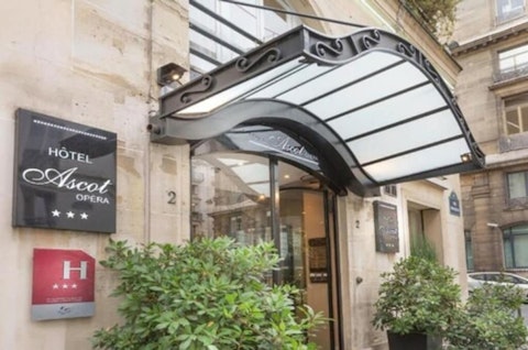 ルーブル美術館まで徒歩5分！駅チカで利便性ばつぐんのホテルに宿泊