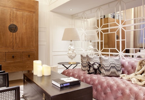 ビジネスクラスで快適なフライト！日本料理レストランがそなわる5つ星ホテル滞在