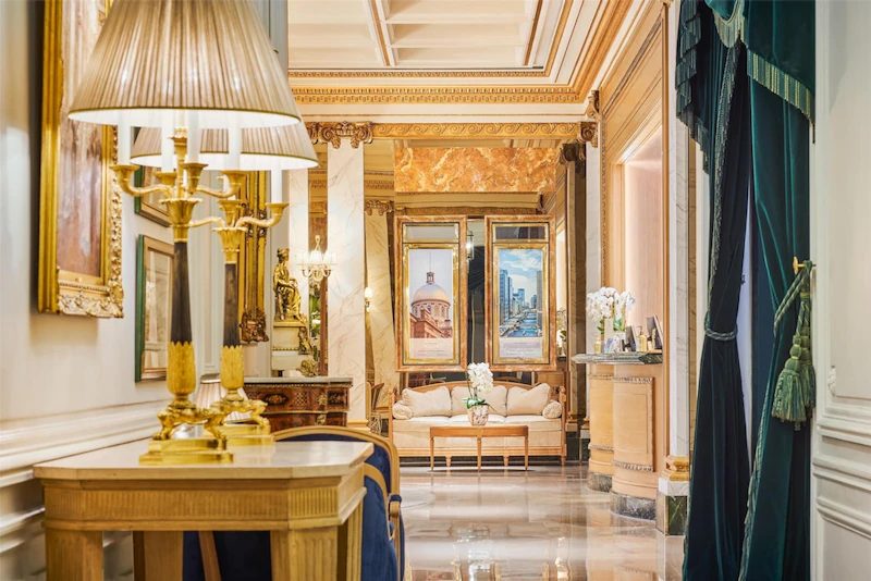 オペラ座とヴァンドーム広場の間！歴史的なオスマン建築が魅力の4つ星ホテルに宿泊