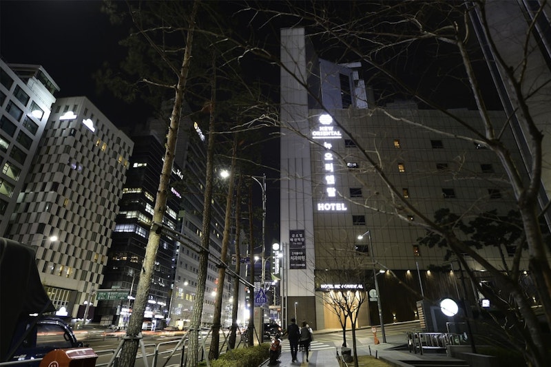 4日前まで予約OK！夜まで活気あふれる明洞のホテルでソウルを満喫。金浦着で便利