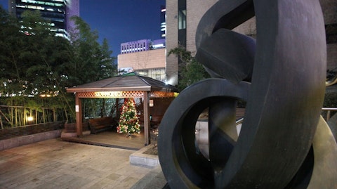 食事にもショッピングにも便利!明洞中心部のホテルにステイ。ビジネスクラス利用