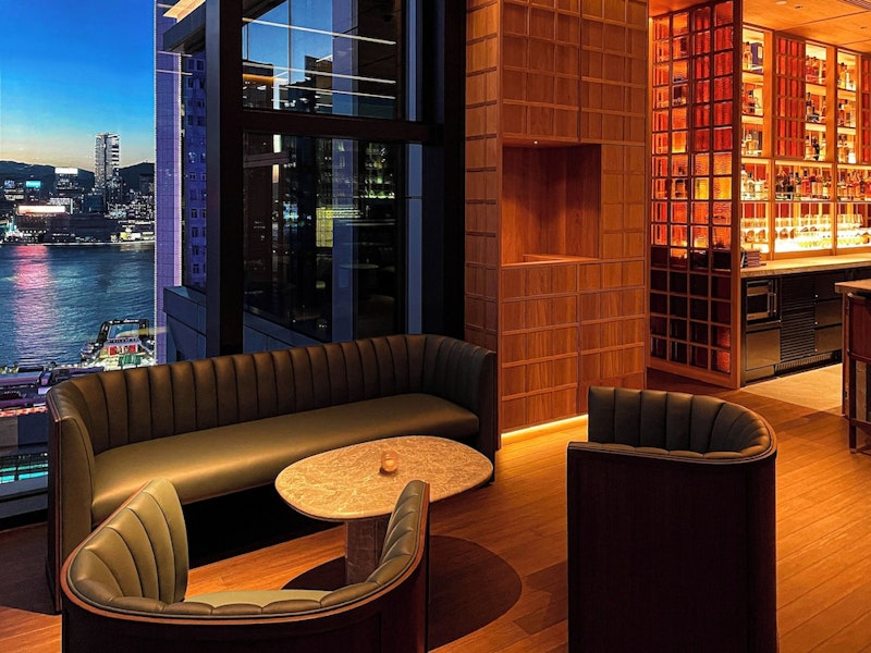 市街のパノラマビューも魅力!湾仔駅へ徒歩5分の洗練された4つ星ホテルにステイ