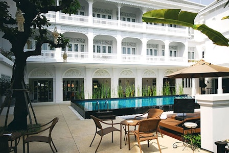 ナイトマーケットが徒歩圏内！ピン川そばの優美な高級ホテルにステイ