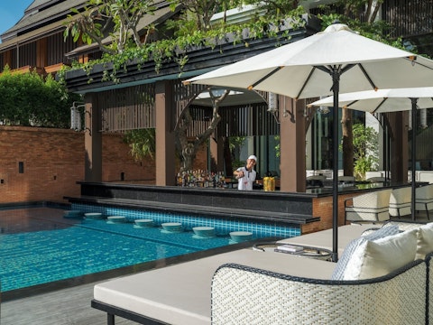 ナイトマーケットは徒歩圏内！ダイニング施設も充実の高級ホテル宿泊。ビジネスクラス利用