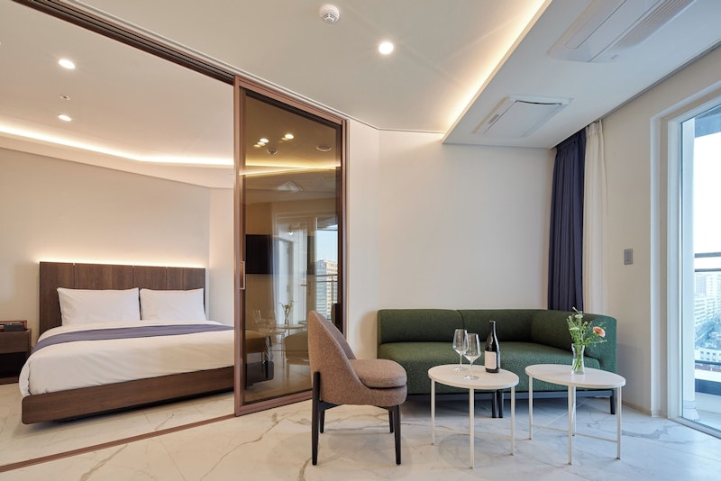 4日前まで予約OK!観光に便利&モダンな4つ星ホテルで快適旅。JAL利用、金浦着で便利