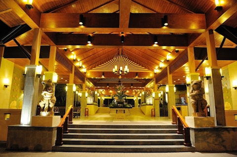 カオラックビーチはすぐ!自然に囲まれた4つ星リゾートで充実ステイ。ビジネスクラス利用