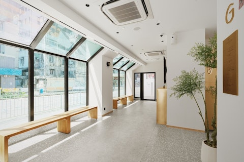 最寄り駅徒歩5分で便利！自然を感じるモダンなミニマルホテルで快適ステイ。JAL利用