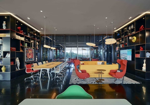 おしゃれなバー併設!虹橋地区にあるモダンなホテルで上海を満喫する旅。JAL利用