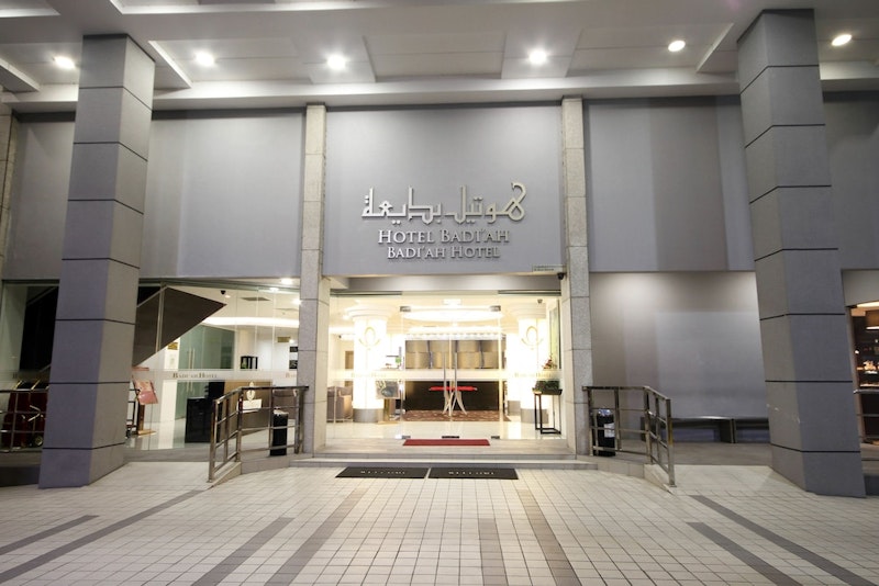 オールドモスクに好アクセス！屋外プール併設＆モダンなホテルにステイ。往復送迎つき