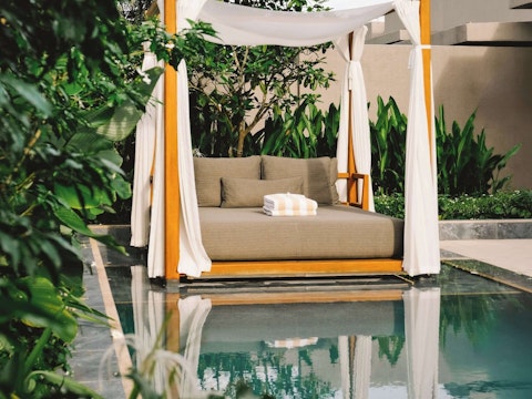 人気の観光スポットにらくらくアクセス!トロピカルガーデンに囲まれた5つ星リゾート泊