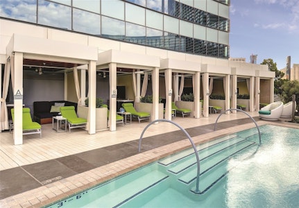 うれしい簡易キッチンつき！複合施設内にある5つ星ホテルでぜいたくなラスベガス滞在を